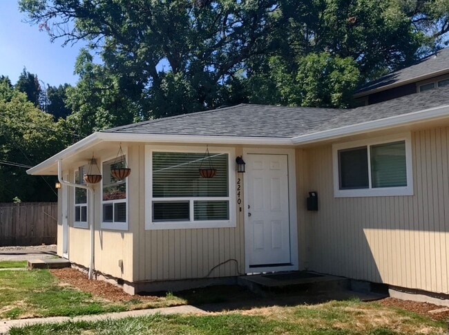 Photo - 2 Bedroom Duplex ~ Close to Campus Unit 2250 NW Grant