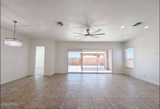 Photo - 2528 N Comiskey Dr