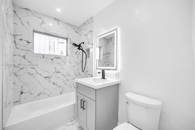 Photo - 645 NE 149th St Unit 645