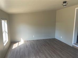 Photo - 312 Gleese St