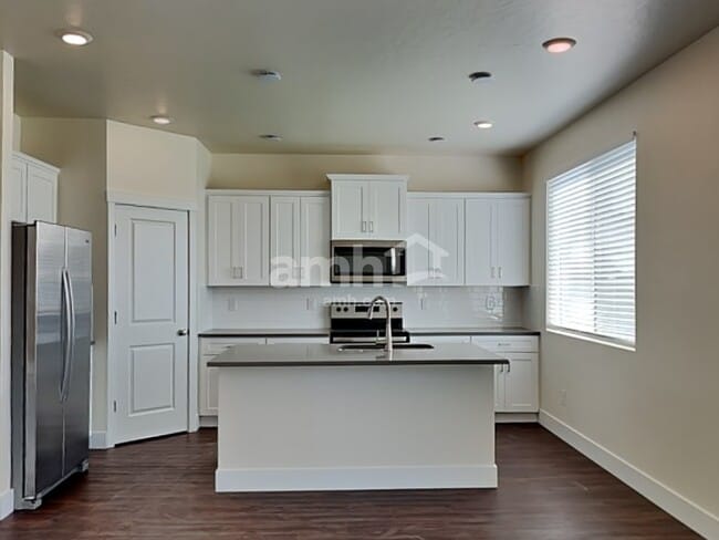 Photo - 1443 W Afton St