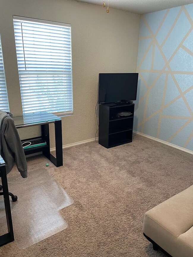 Photo - Room in House on Ashworth Blvd