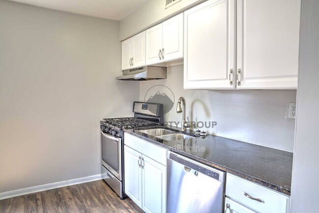 Photo - 1292 Courtland Ave Unit B