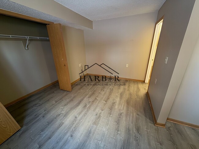 Photo - Spacious 3 bed 2 bath Unit 202 - 401