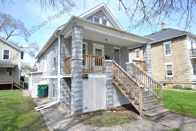 Building Photo - 835 N Broadway St Unit 1