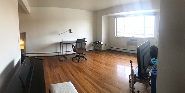 Photo - 502 W Griggs St Unit Apt 312