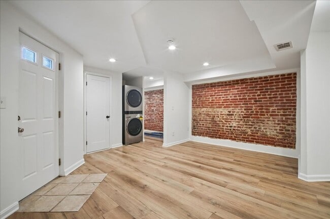 Building Photo - 3211 11th St NW Unit 2