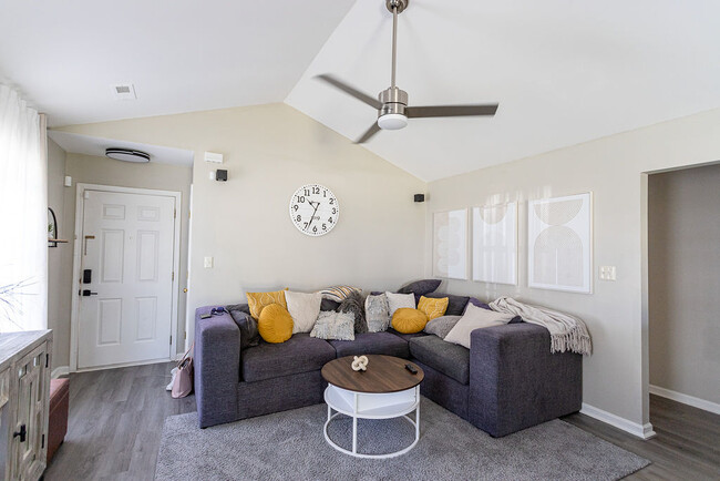 Photo - Room in House on Smugglers Ct