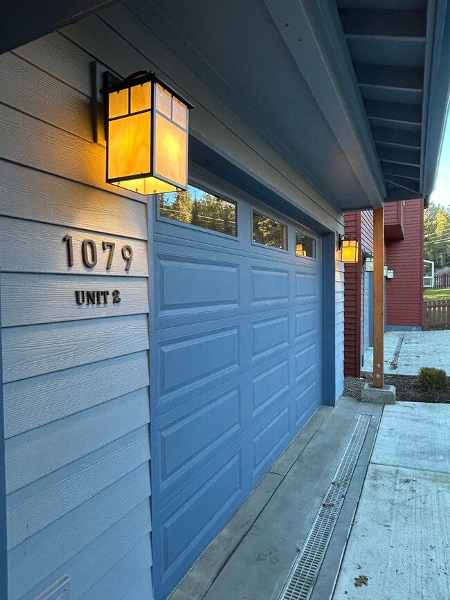 Photo - 1079 NW Quincy Ave Unit 2