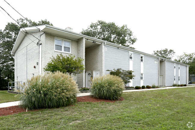 Building Photo - Silver Ridge Apartments