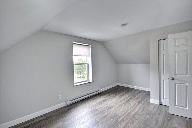 Photo - 142 Almag Unit g