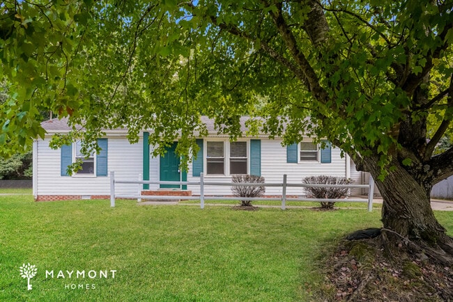 Building Photo - Cozy Clarksville Home