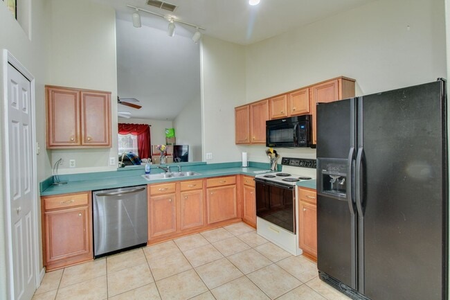 Photo - 2120 Falkner Rd