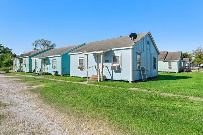 Photo - Lovely 1 Bedroom / 1 Bath