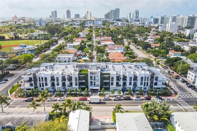 Photo - 1030 15th St Unidad 206
