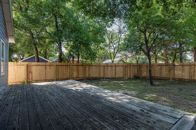 Photo - 716 W 35th St