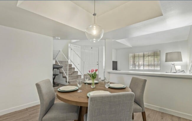 Photo - 170 E Guadalupe Rd