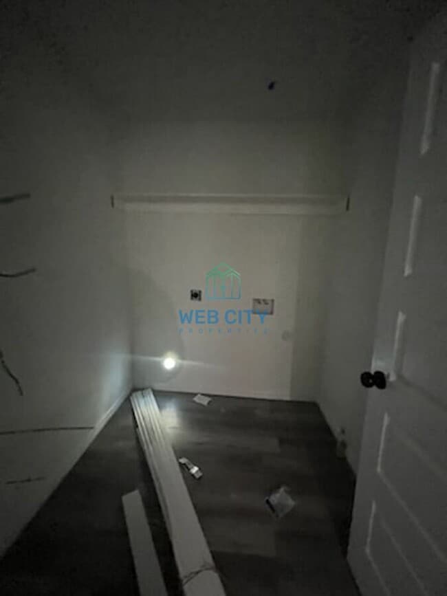 Photo - 9511 Laneyvale Ave