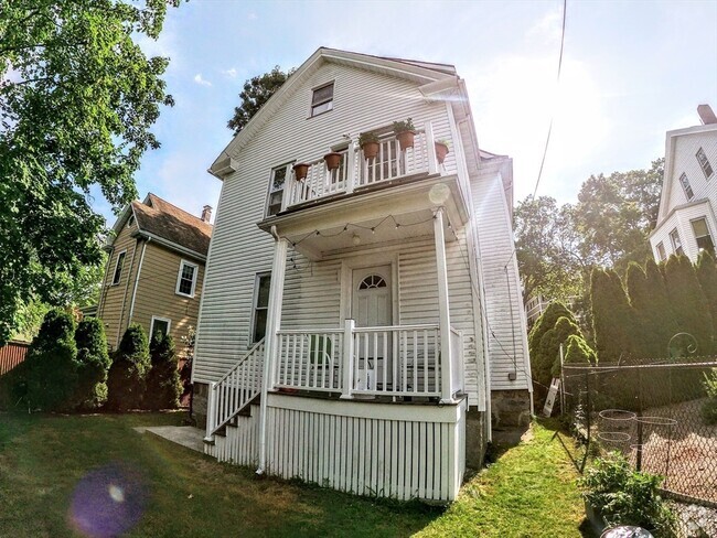 Building Photo - 176 Poplar St Rental