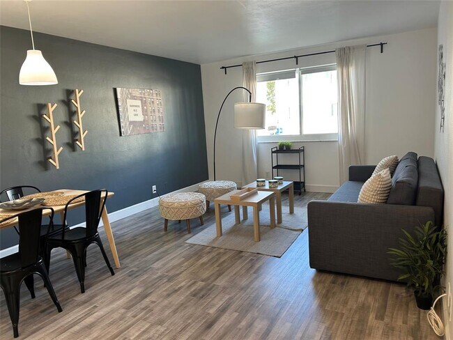 Building Photo - 1821 NE 62nd St Unit 1821