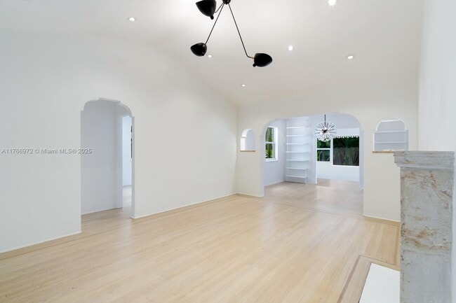 Photo - 774 NE 74th St