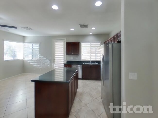 Photo - 3643 Sanwood St