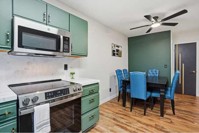 Photo - 10 SE 105th Ave