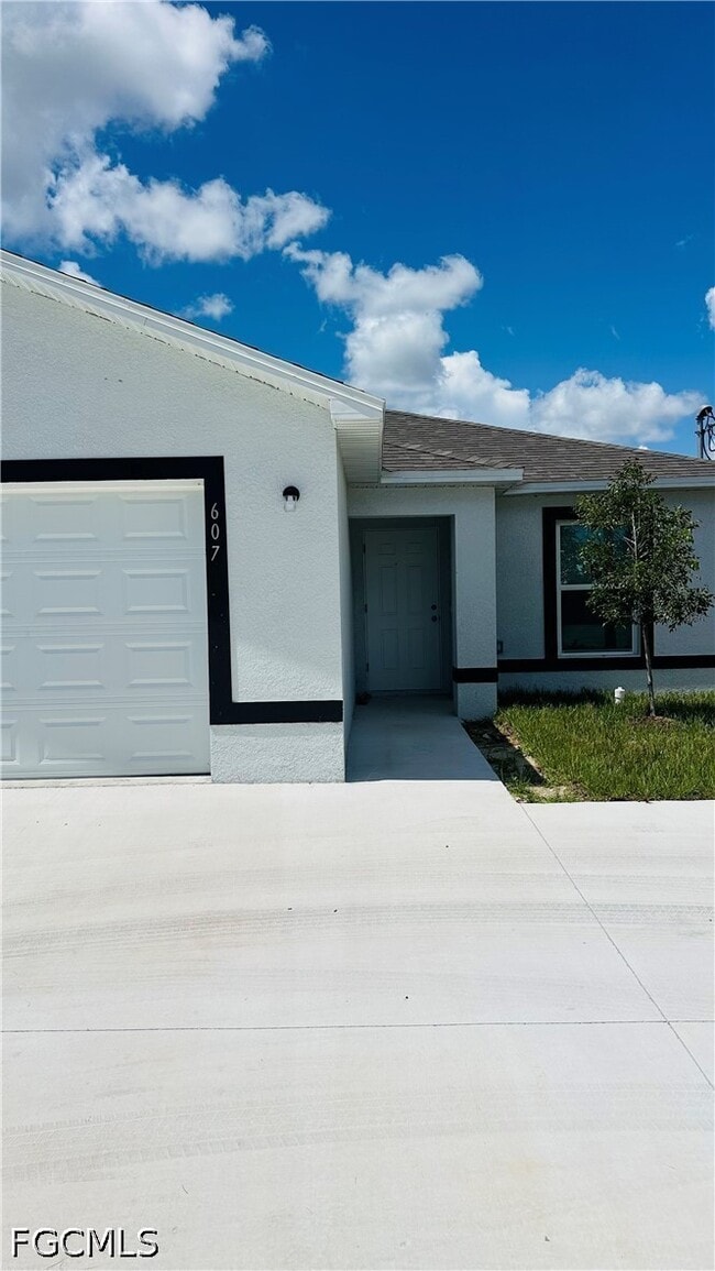 Photo - 607 SE 7th St