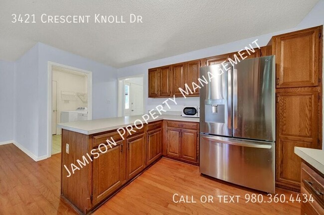 Photo - 3421 Crescent Knoll Dr