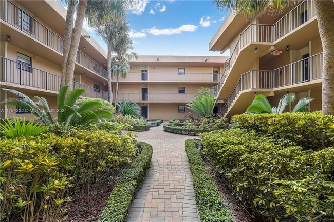 Photo - 10425 SW 112th Ave Condo Unit 103