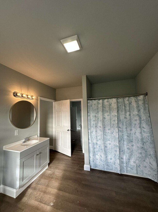 Photo - 104 E Central Ave