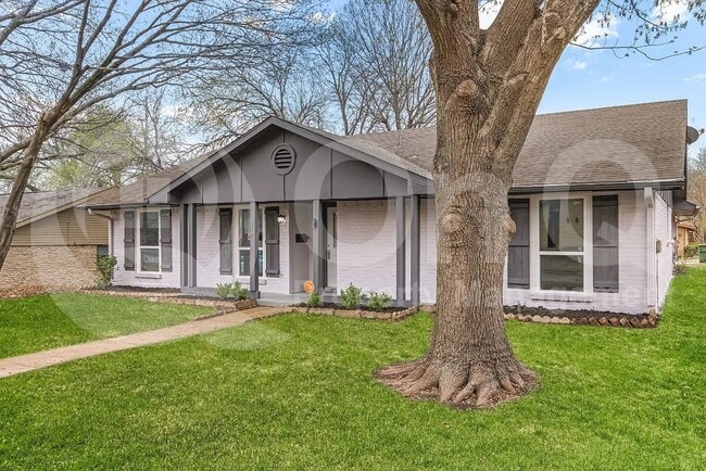 Photo - 306 Wildbriar Dr