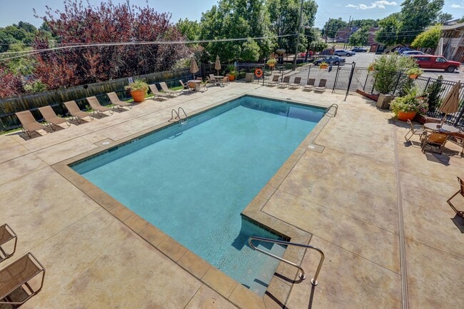 Building Photo - Edelweiss Apartments