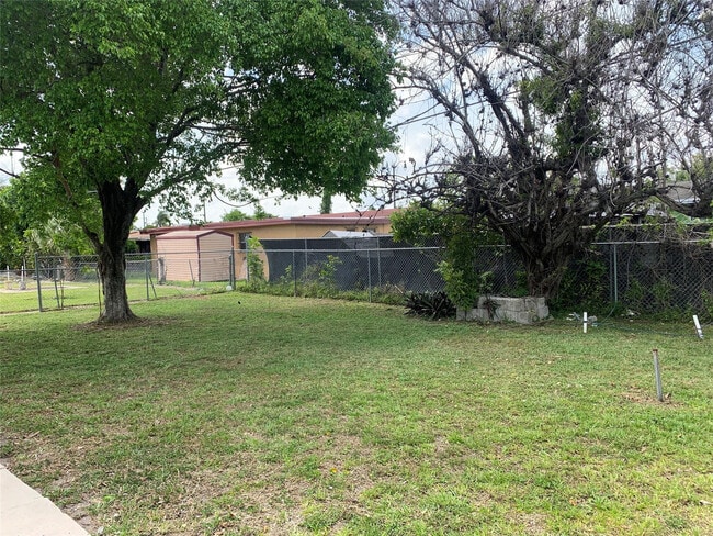 Photo - 2911 NW 7th St