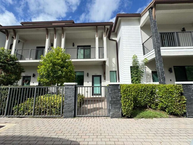 Photo - 8311 NW 49th St