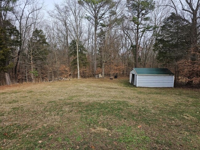 Country Living! 1.2 Acres! 3 bed 2 Baths - Country Living! 1.2 Acres! 3 bed 2 Baths House