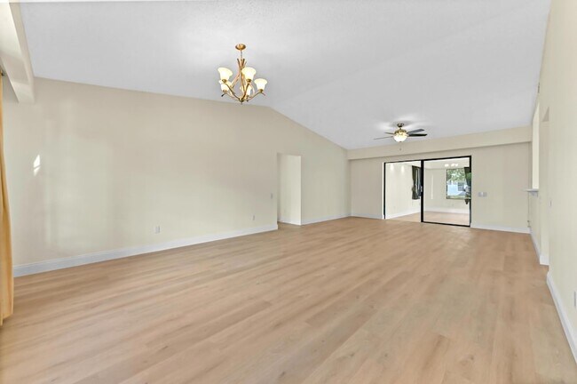 Photo - 571 SE Anchor Ln