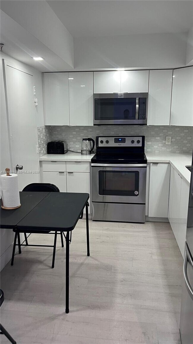 Photo - 400 Kings Point Dr Unidad 1416