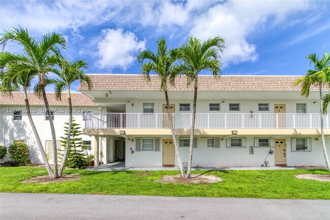 Building Photo - 5160 SW 40th Ave Unit 4D