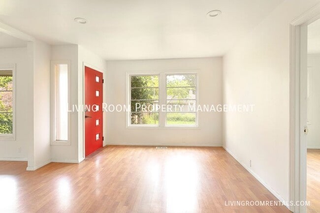 Photo - 4642 NE Emerson St