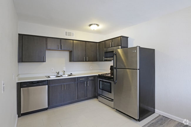 2BR,2BA - 810SF - KITCHEN
