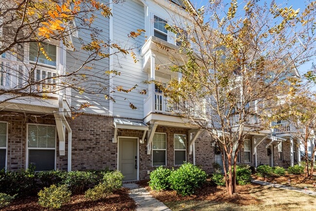 Photo - 4 Bedroom, 3.5 Bathroom Townhome in The Marshes at Cooper River - Charleston