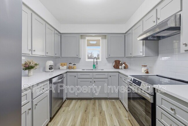 Photo - 213 Dewitt St