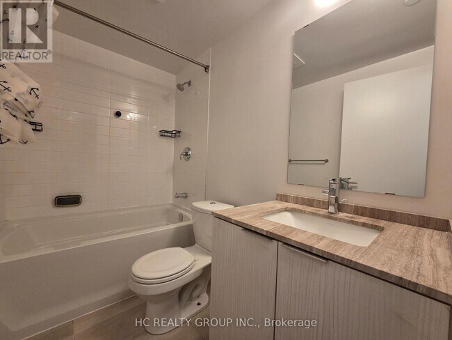 Photo - 11 Wellesley St W Unité 5705