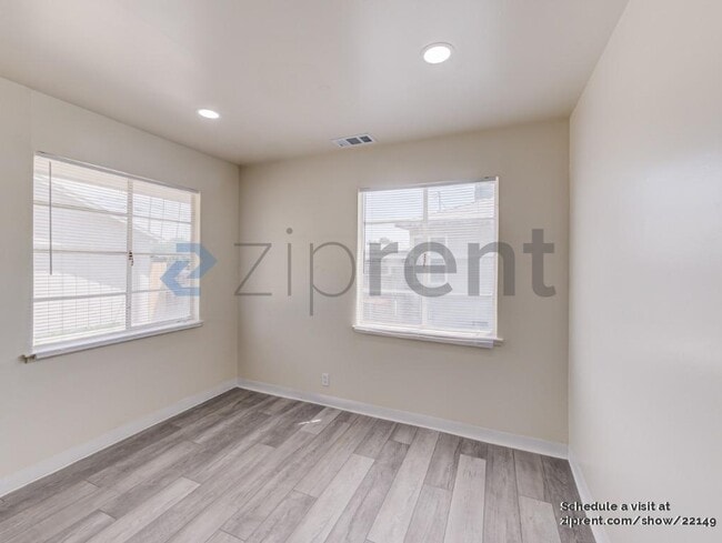 Photo - 1335 E Brown Ave