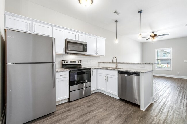 Photo - 215 Notgrass Rd