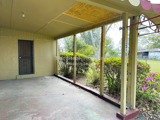 Photo - 3518 Japonica Rd N