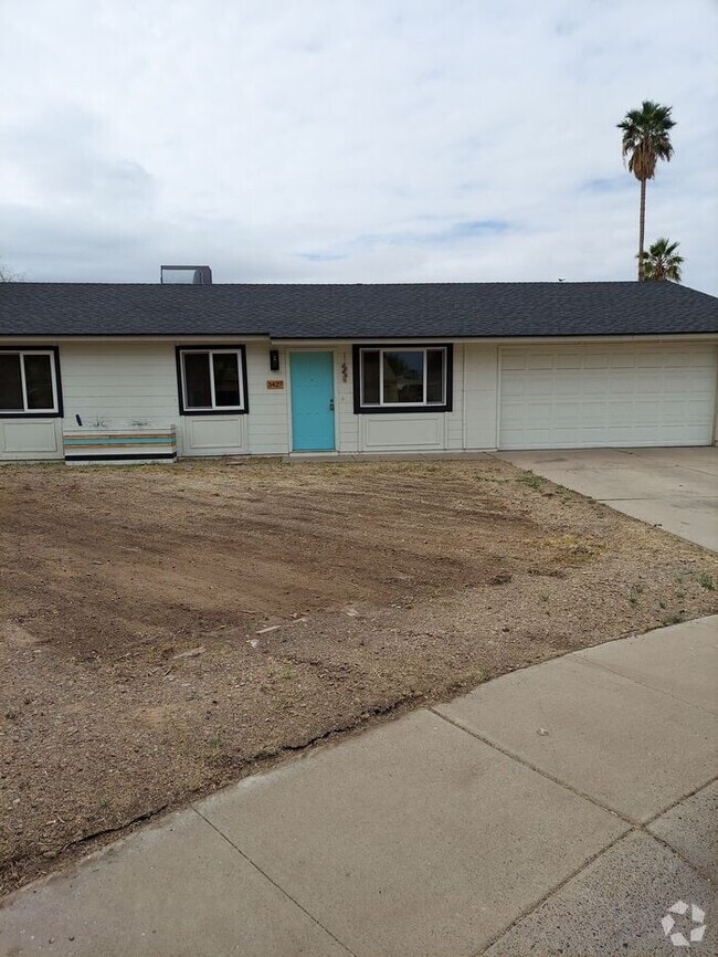 Building Photo - 2 bedroom, 1 bath with pool Rental