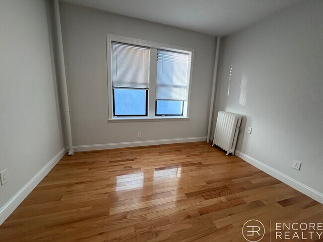 Photo - 19 Peterborough St Unit 4