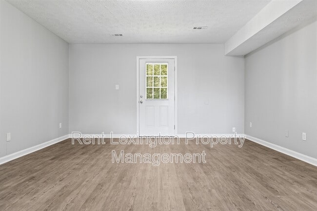 Photo - 1649 Foxhaven Dr House